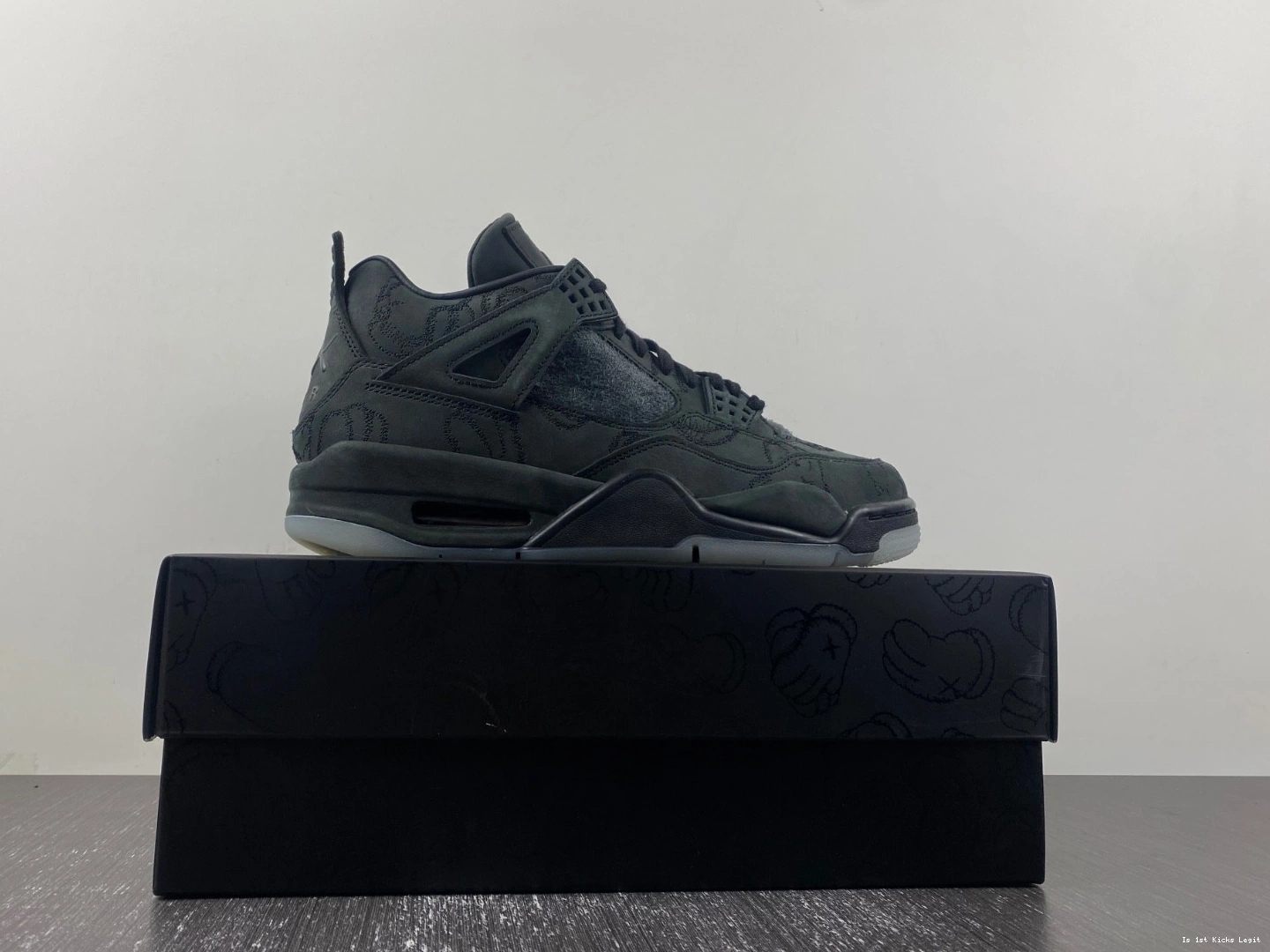 930155 'Black' Retro Air 001 KAWS 4 Jordan x - 0929